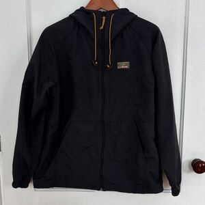 L.L.Bean Mountain Classic Full-Zip Jacket in black nylon